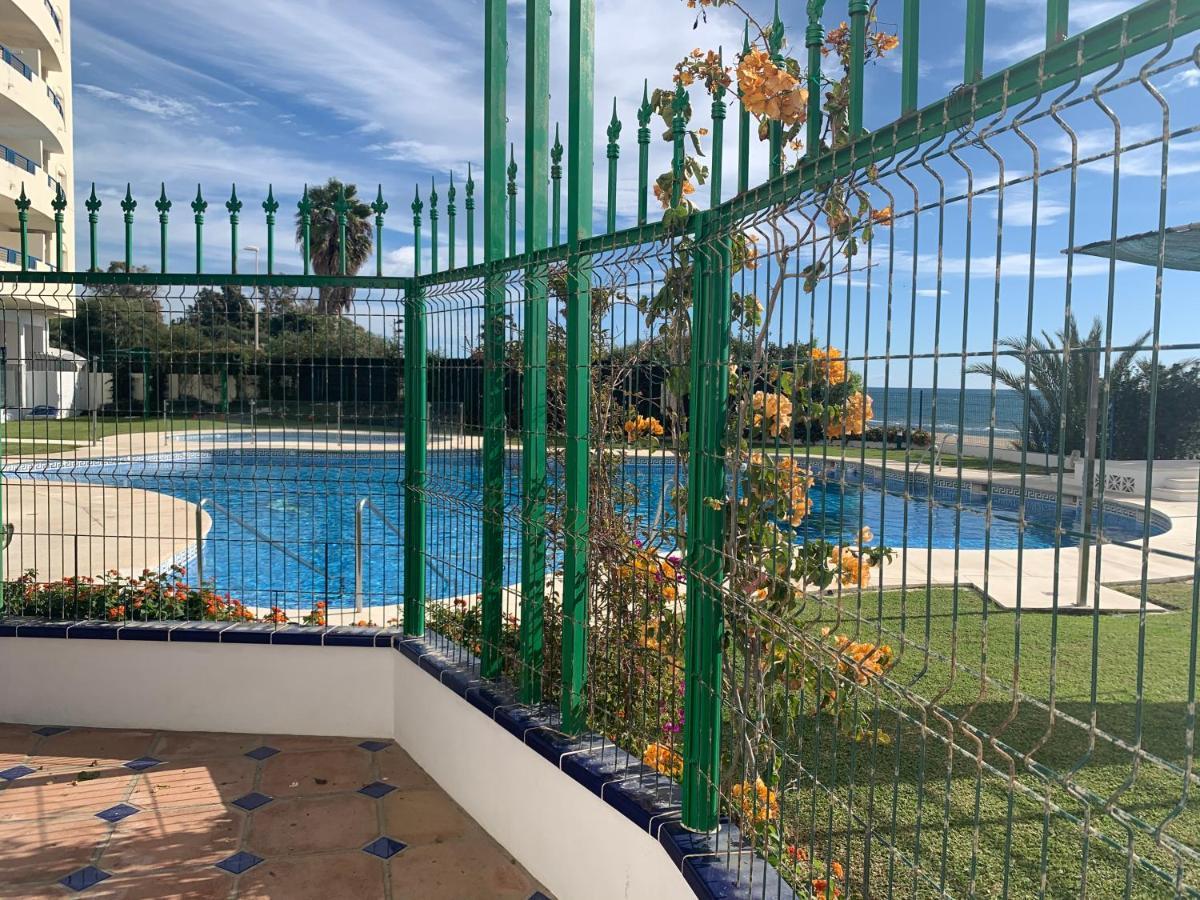 Lujo en banana beach primera línea de playa Marbella Exterior foto