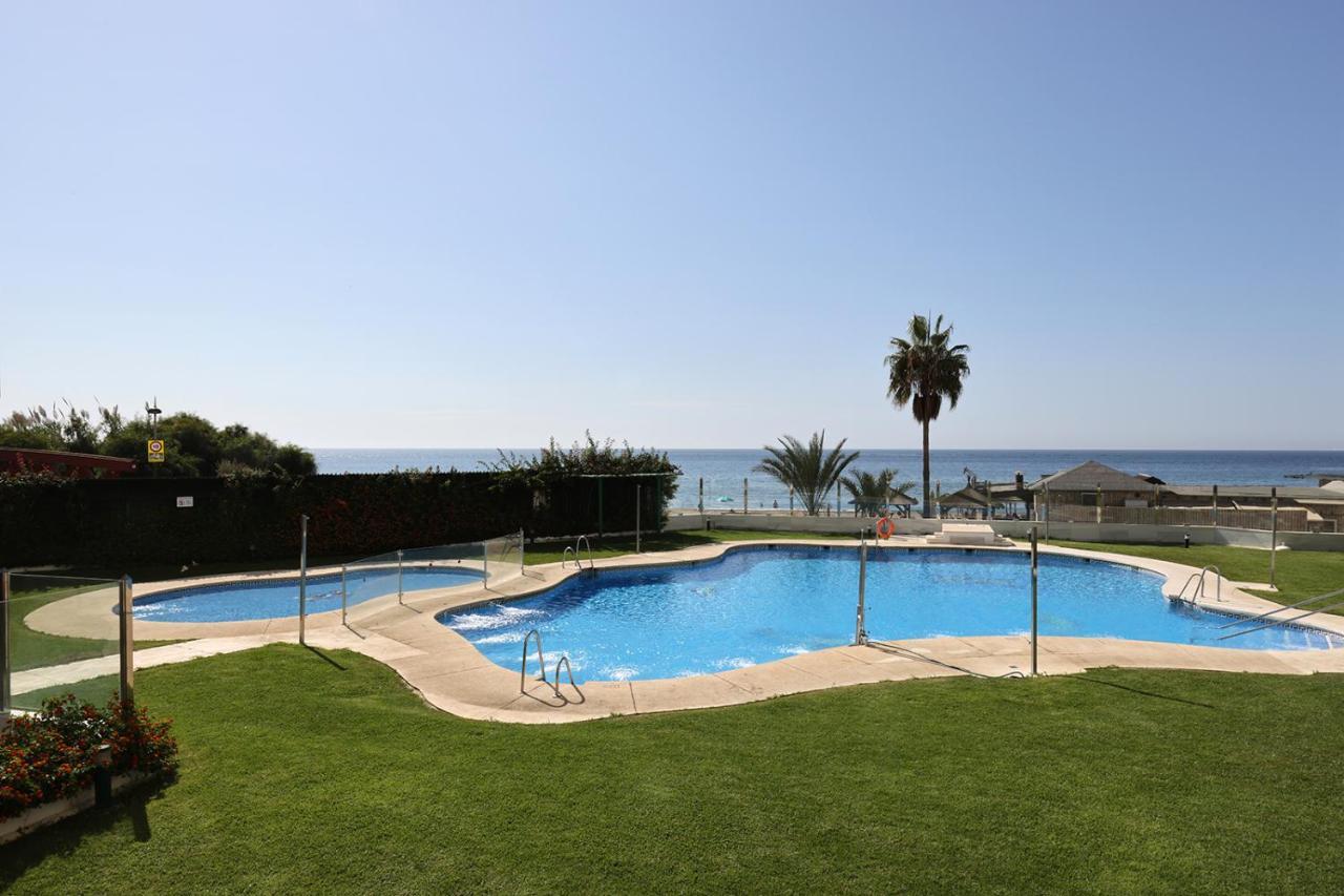 Lujo en banana beach primera línea de playa Marbella Exterior foto